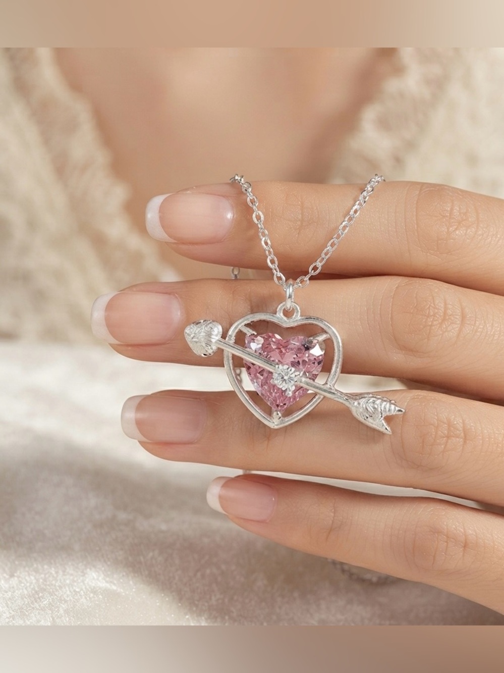 Silver Heart Women’s necklace.